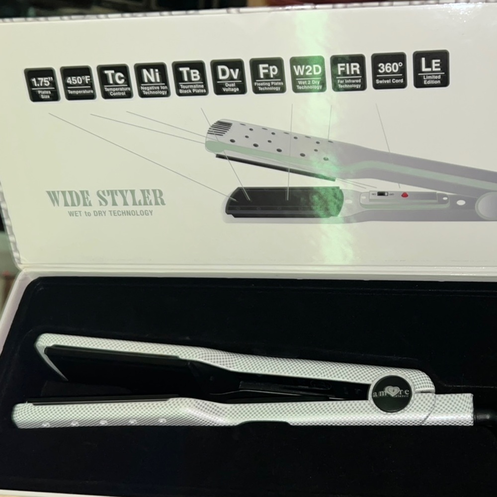 Amore Flat Iron  Wide Styler Wet to Dry